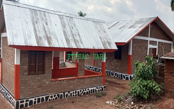 Bâtiment pendant la nuit